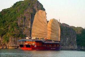 Croisières - Vietnam - Une jonque dans la baie