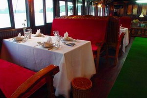 Croisières - Vietnam - Une jonque dans la baie