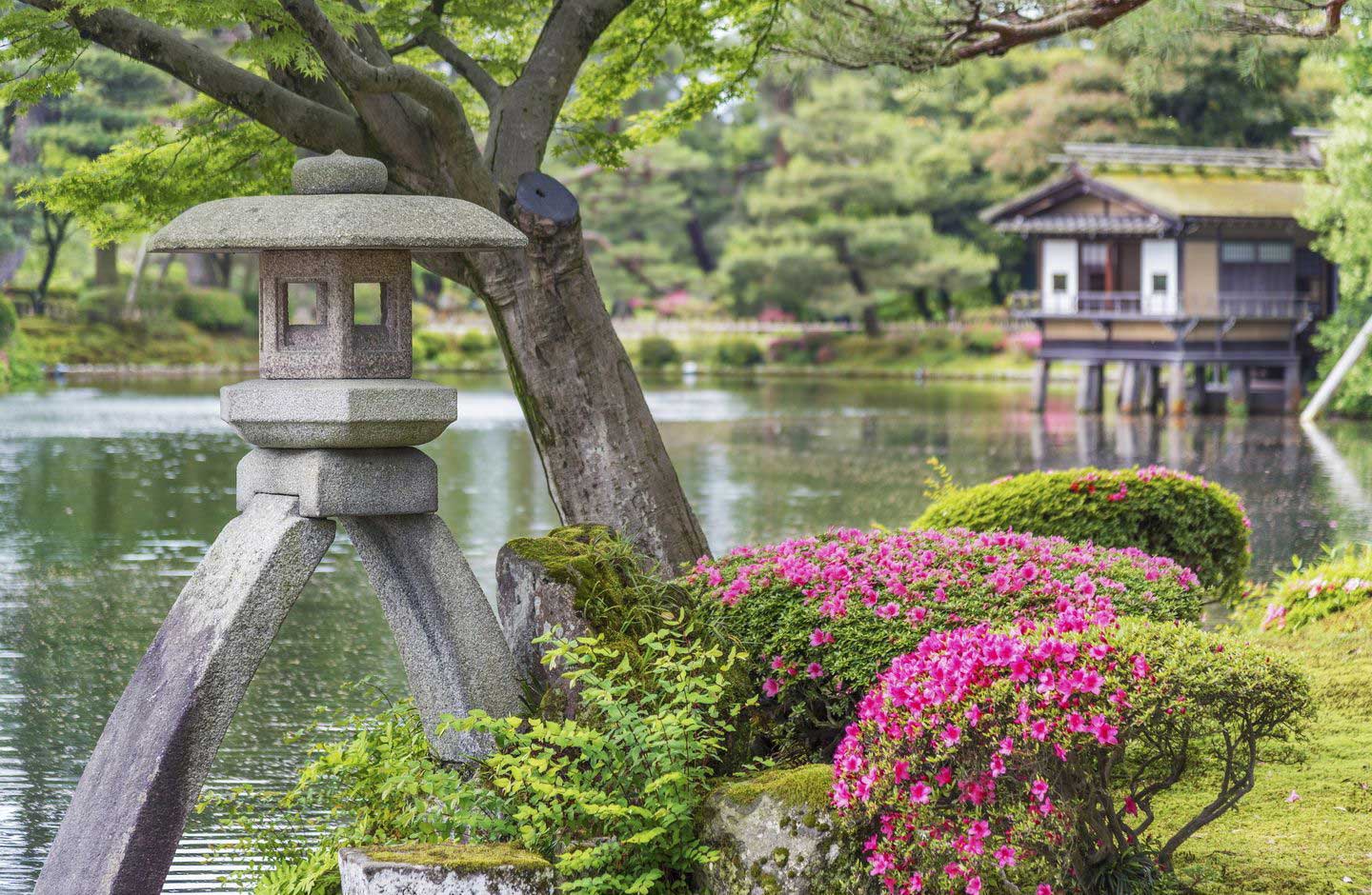 Jardin intérieur Patio - Jardin japonais traditionnel  Jardin japonais,  Décoration jardin japonais, Paysage jardin japonais